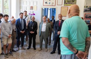 Monsignor Fisichella in visita a Villa Maraini-Croce Rossa: “Chiedere aiuto è un atto di coraggio”