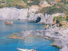 Le Forna si sente trascurata, al Porto di Ponza sono le forti presenze turistiche