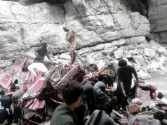 Bus precipita in un burrone in Pakistan, almeno 40 morti