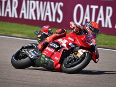 Marc Marquez in pole al Sachsenring, caduta per Bezzecchi