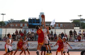 Basket in Piazza, in semifinale vanno GlobalTel e Monium: ora le due formazioni affronteranno Never Stops e Pasta La Forza