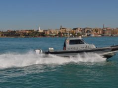 E’ fuori pericolo la bambina ferita a Palmarola dopo un tuffo. Decisivo il soccorso della vedetta della Finanza