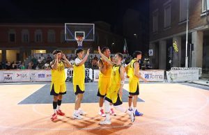 Torneo Basket in Piazza del Popolo : TURI RIZZO al primo Posto