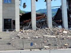 Crolla una parte dell’edificio del Tribunale di Bolzano, sopralluoghi in corso