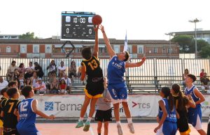Basket in Piazza, lo spettacolo è il grande protagonista della prima giornata dei quarti