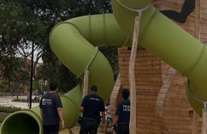 Parco Falcone e Borsellino, si staccano i bulloni dal ‘Dinosauro’ interviene la Polizia locale per la messa in sicurezza